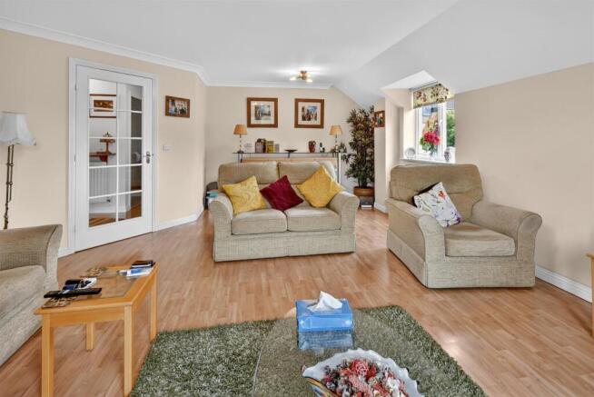2 bed Apartment for sale Image 7