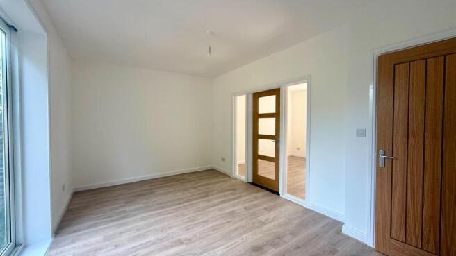 3 bed Semi-Detached to rent Image 5
