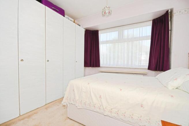 BEDROOM 1 02.jpg