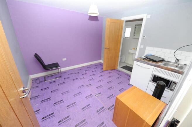 6 bed Detached for sale Image 12
