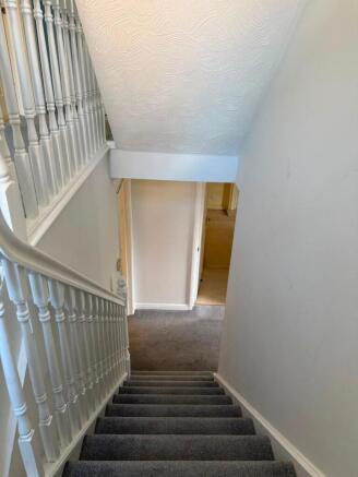 4 bed Detached to rent Image 4