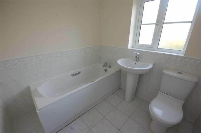 FAMILY BATHROOM/WC