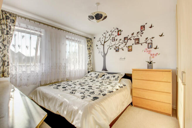 Master Bedroom (1)