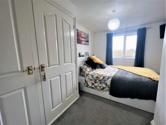 Bed 1.jpg