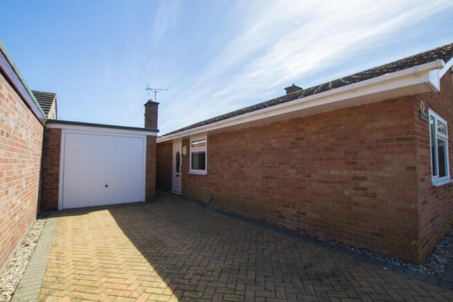 Garage / Driveway