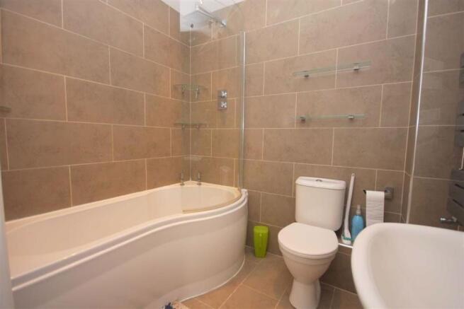 BATHROOM / WC
