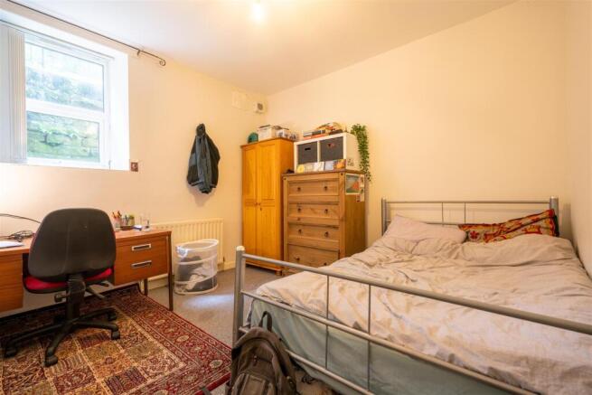Bedroom 1_.jpg