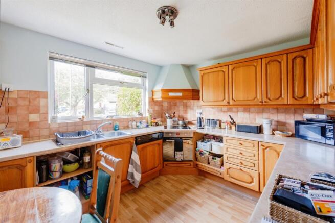 Kitchen / Breakfast Room