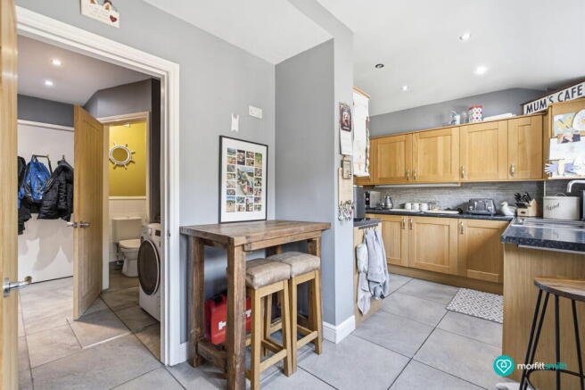4 bed Semi-Detached for sale Image 9