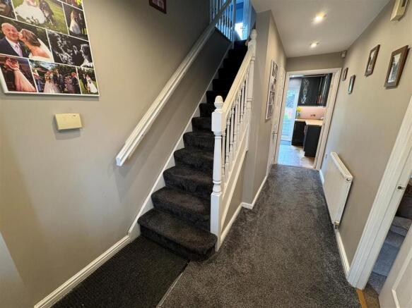 4 bed Detached for sale Image 12