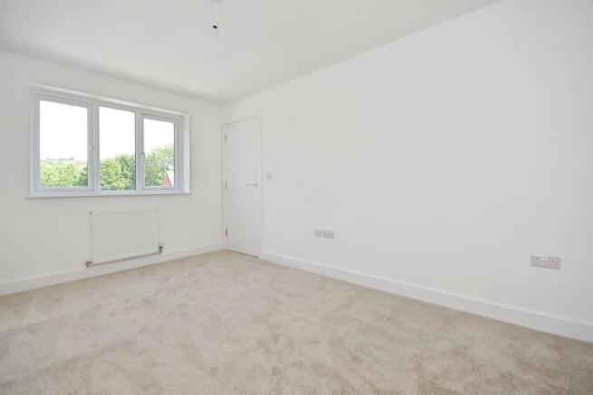 4 bed Detached for sale Image 11