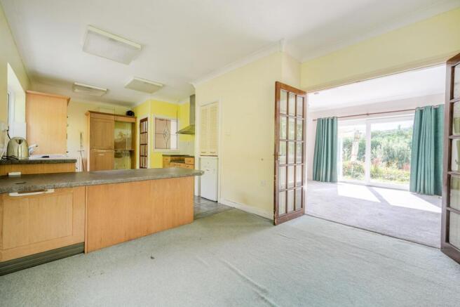 KITCHEN/DINER + FAMILY ROOM