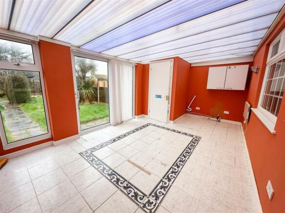 CONSERVATORY / UTILITY AREA