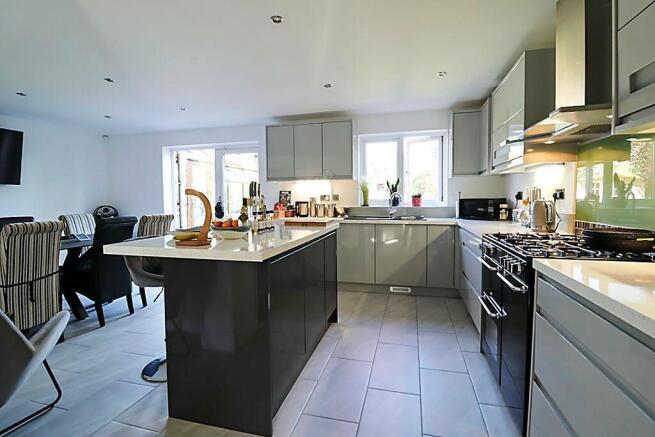 Kitchen / Breakfast Room