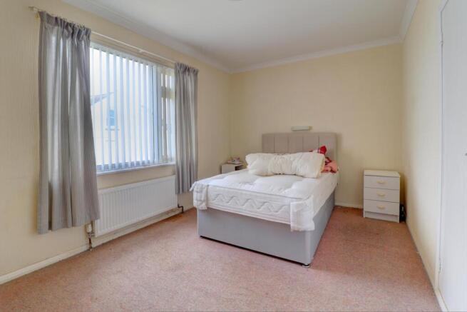 Bedroom 1.jpg