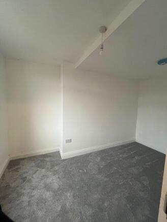 5 bed Terraced for sale Image 6
