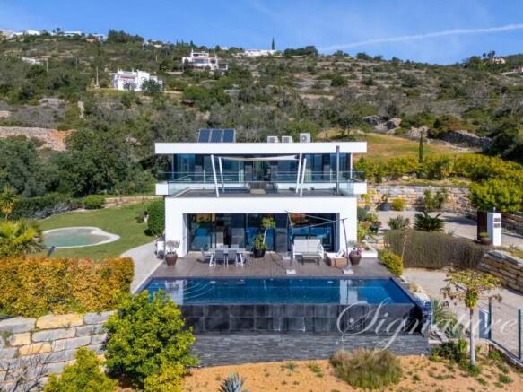 Exterior 1.4 (Large)