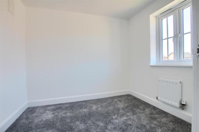 3 bed Semi-Detached to rent Image 9