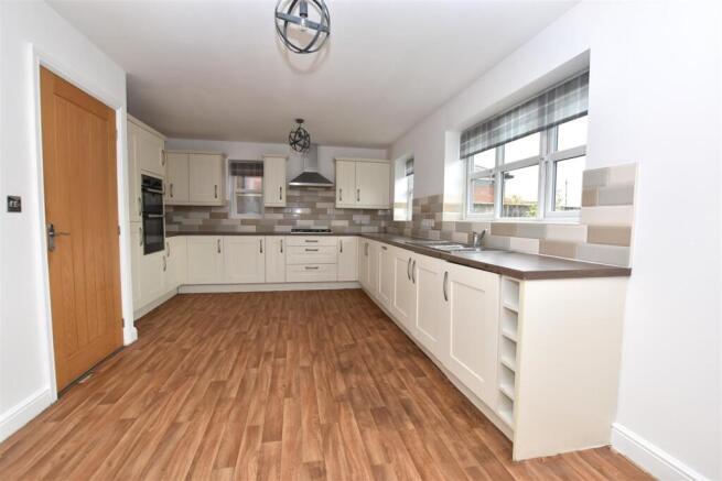 Kitchen Area.JPG