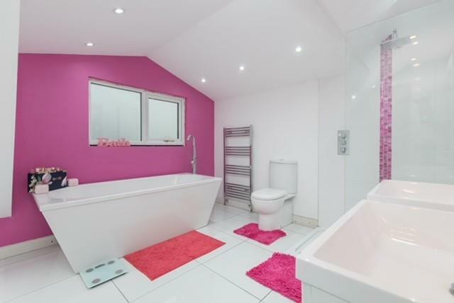 main bath.jpg