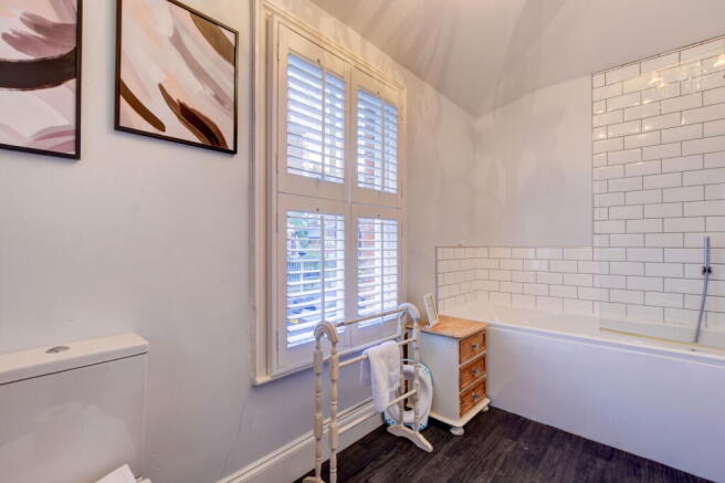 4 bed Terraced for sale Image 10
