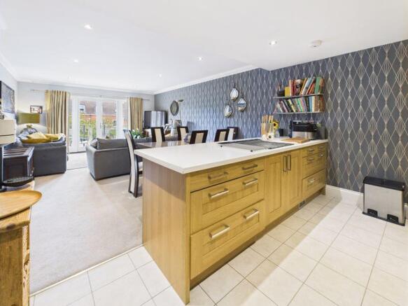 Lounge/Dining/Kitchen