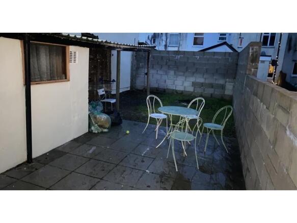 7 bedroom End Terrace for sale