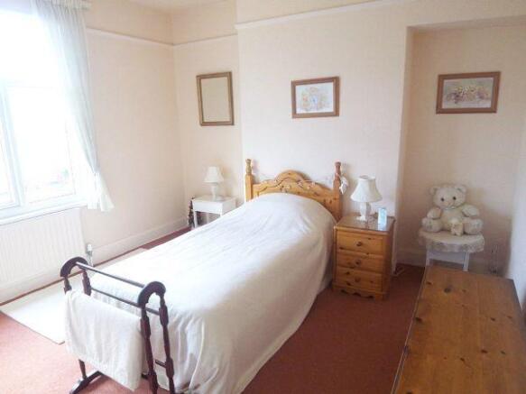 FRONT BEDROOM