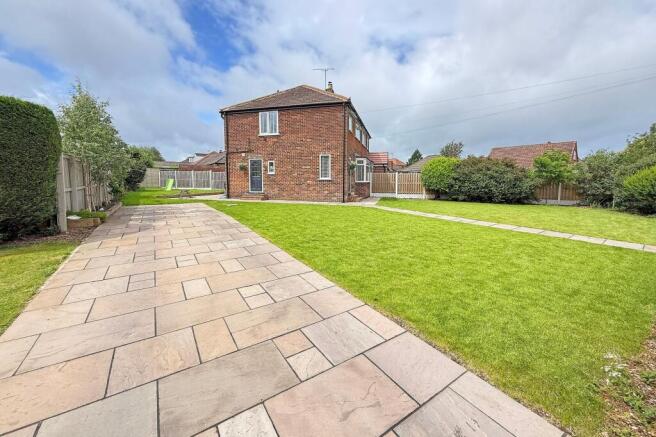 3 bed Semi-Detached for sale Image 12