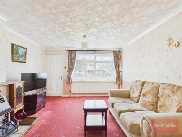 2 bed Semi-Detached Bungalow for sale Image 4