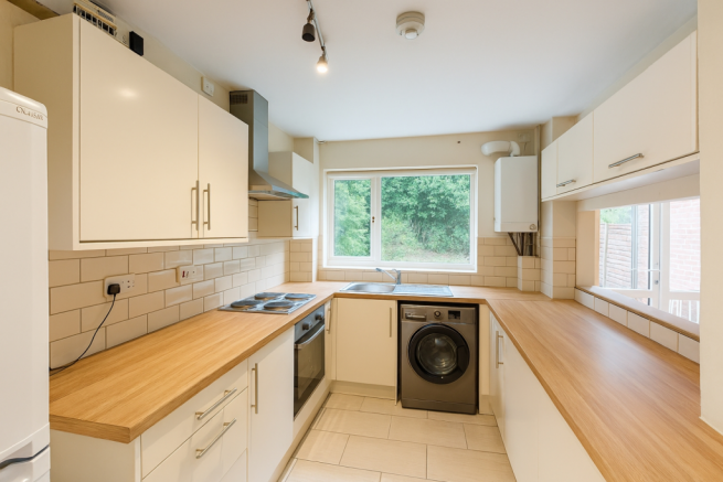 7 WESTON - KITCHEN 3