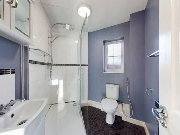 Ensuite to Bed 1