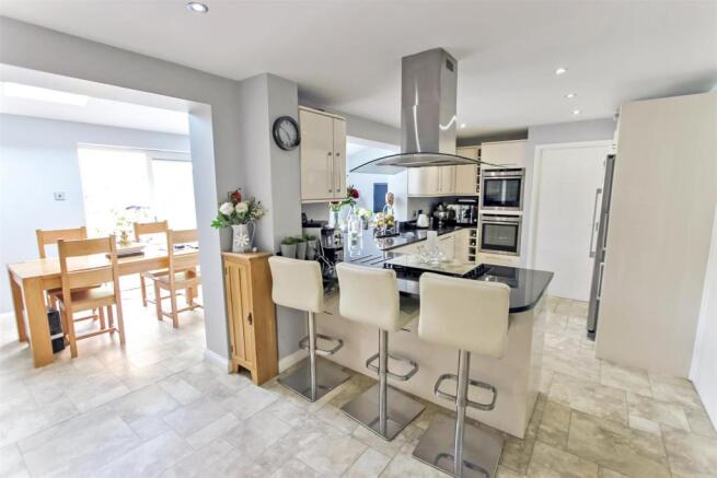Kitchen/Breakfast