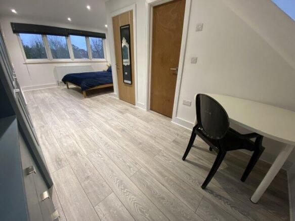 lower-hill-road-kt19-8ls-963826