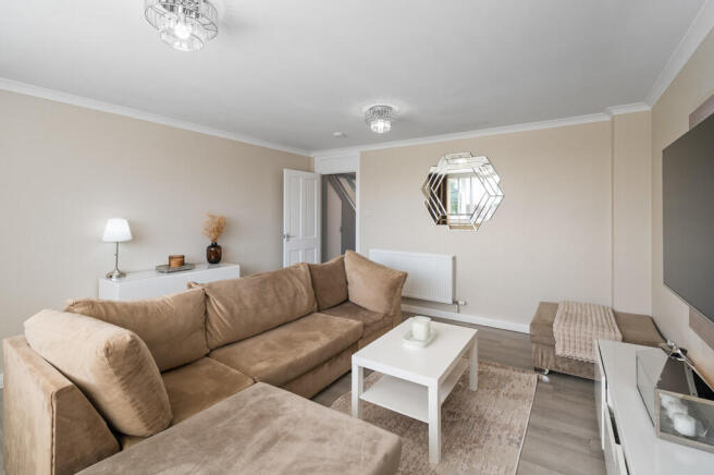 8 Wyndford Place ...