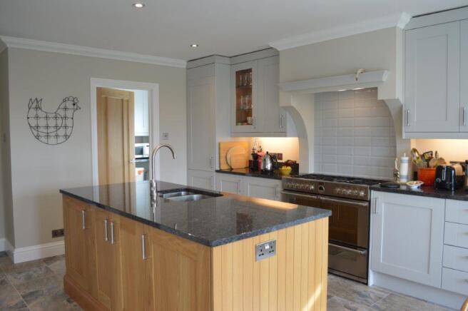 KITCHEN DINING ROOM