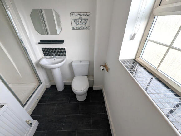 1 bed Duplex to rent Image 8
