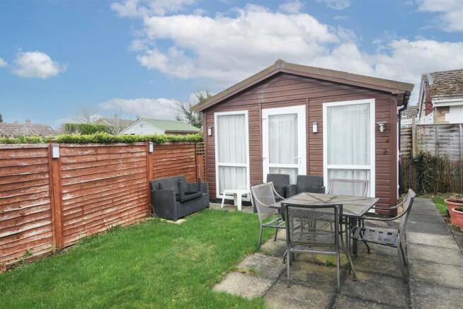 GARDEN ROOM