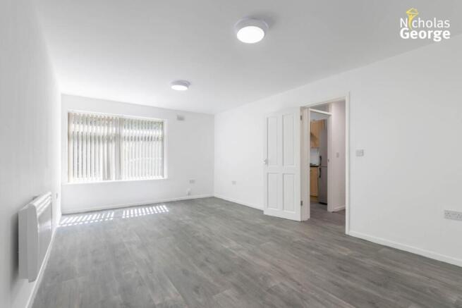 Warwick Court 2 lounge.jpg