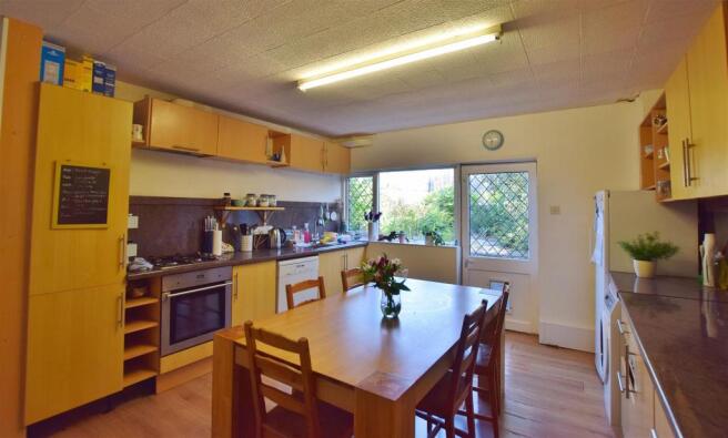 kitchen 1.jpg
