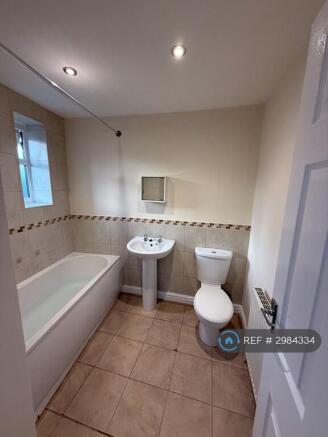 2 bed Flat to rent Image 9