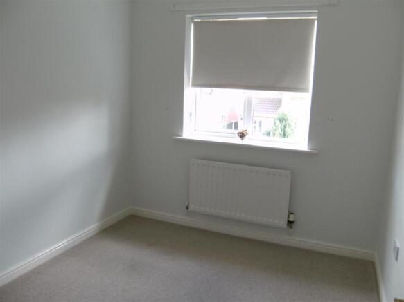 5 Woburn Close 013.JPG