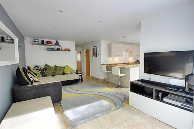 Living Room 1.jpg