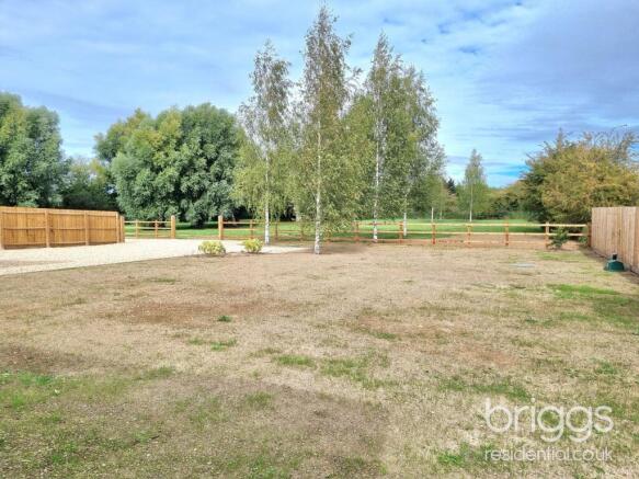Oak Drive, Peakirk, Market Deeping, PE6 photo 4