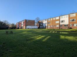 9, Rose View, Hollies Court, Addlestone KT15 2NB