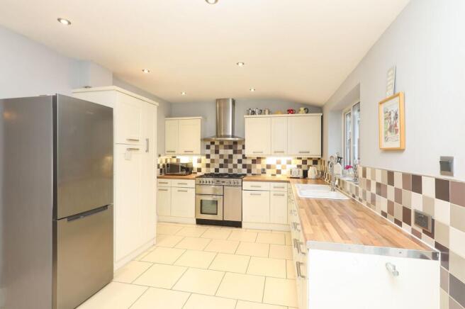3 bed Detached for sale Image 5