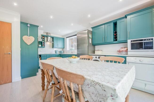 4 bed Detached for sale Image 5