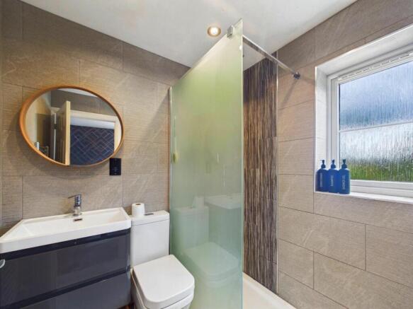 3 bed Town House for sale Image 11
