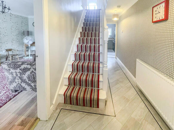 4 bed Detached for sale Image 10