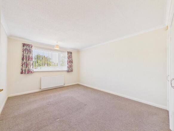 2 bed Semi-Detached Bungalow for sale Image 6